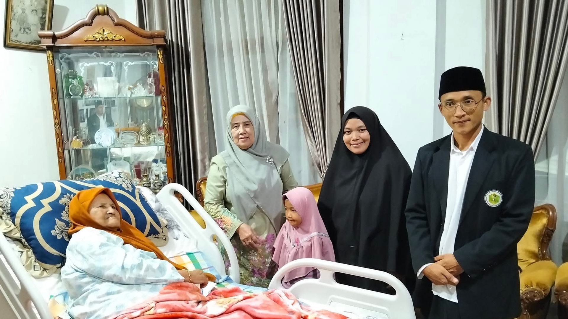 Ibu Nyai Hj. Mutammimah Hasyim Muzadi