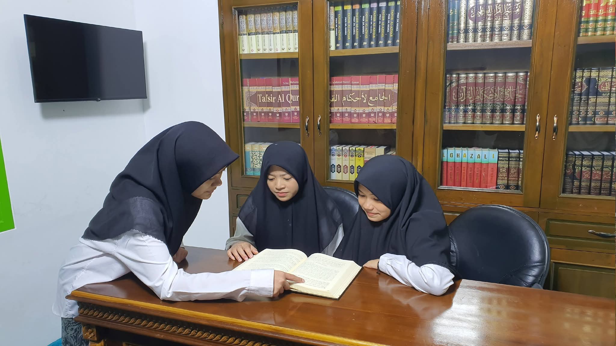 Zahwa, Hilda & Mila